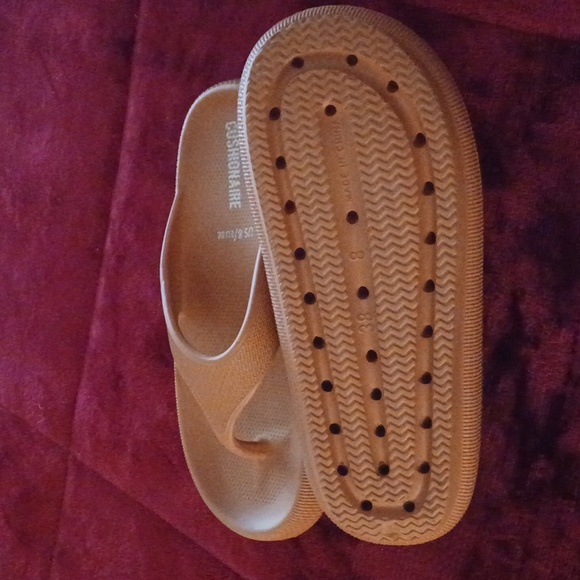 Sandals - Picture 2 of 4